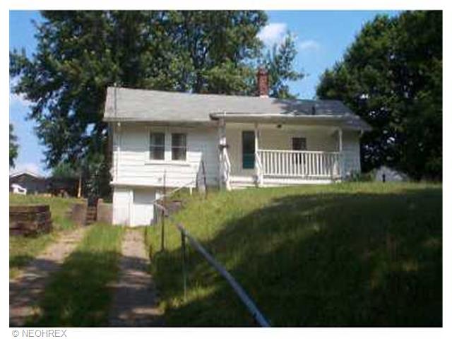 1263 Pitkin Ave, Akron, OH 44310 photo 1