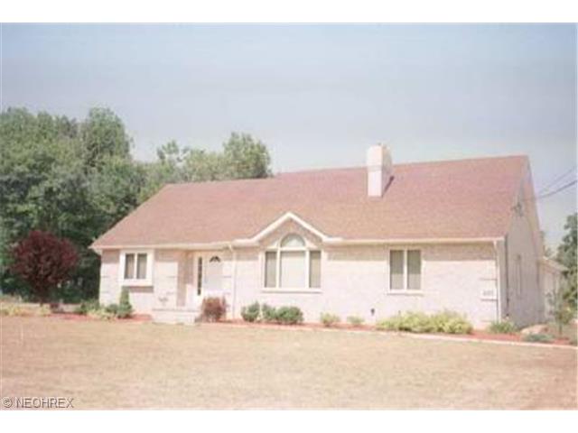 215 Clingan Rd, Struthers, OH 44471 photo 1