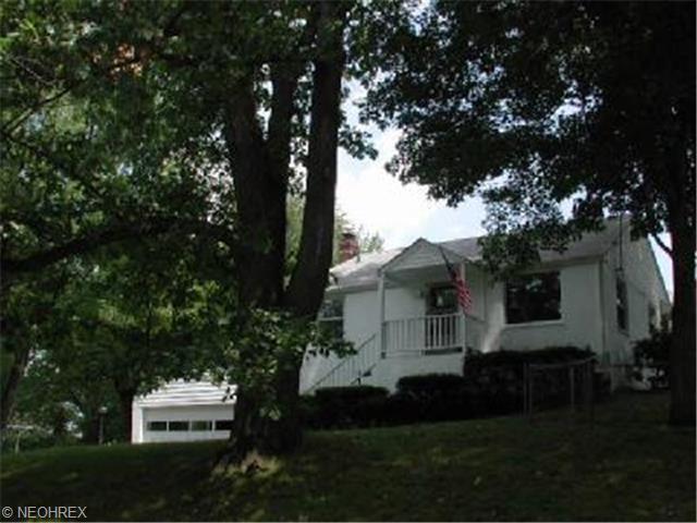 2915 Eileen Dr, Akron, OH 44319 photo 1