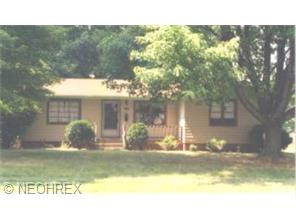 808 E First St, Minerva, OH 44657 photo 2