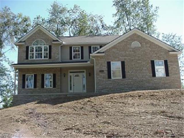 2668 Wright Rd, Akron, OH 44320 photo 1
