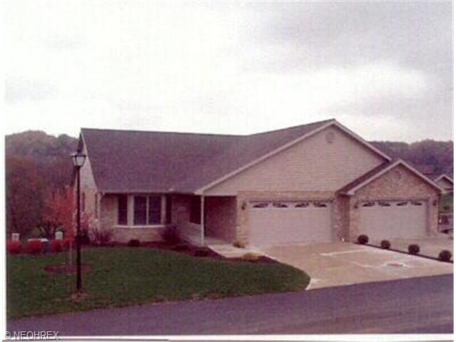 213 Pinehurst Dr, Dover, OH 44622 photo 1