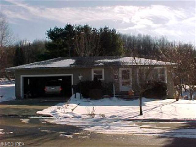 1979 Adams St, Coshocton, OH 43812 photo 1