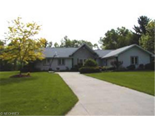 6971 Summit Dr, Canfield, OH 44406 photo 1