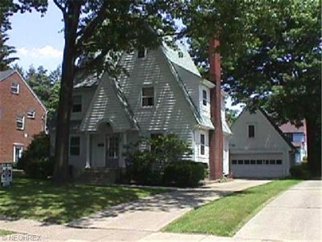 645 Crestview Ave, Akron, OH 44320 photo 1