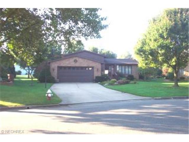 128 Karns Dr, Dover, OH 44622 photo 1