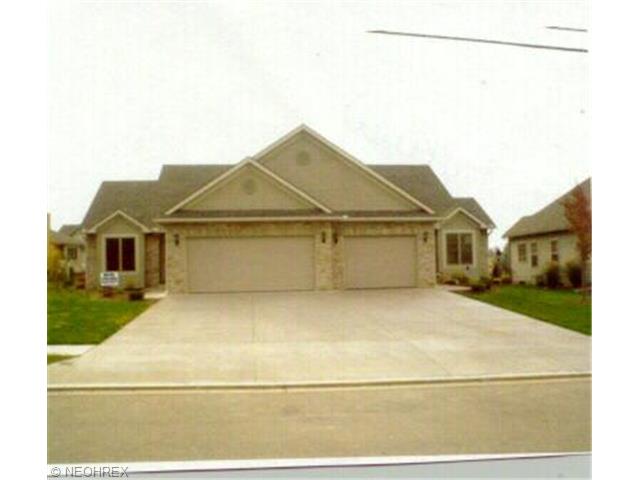 722 Parkview Dr, Dover, OH 44622 photo 1
