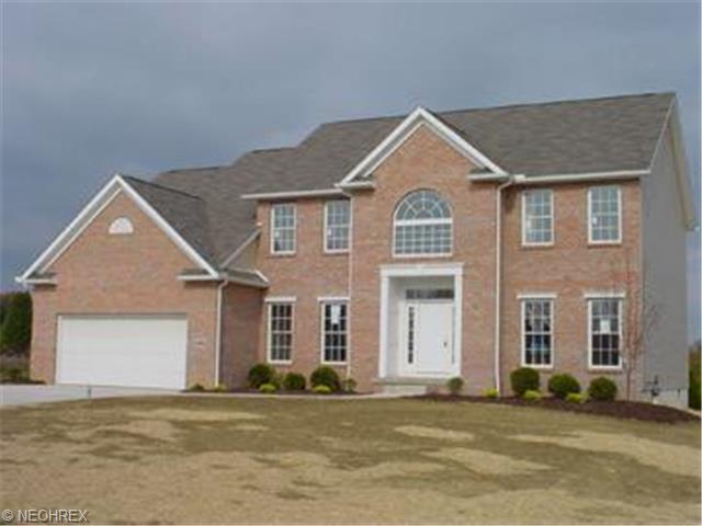 4311 Ridge Crest Dr, Akron, OH 44321 photo 1