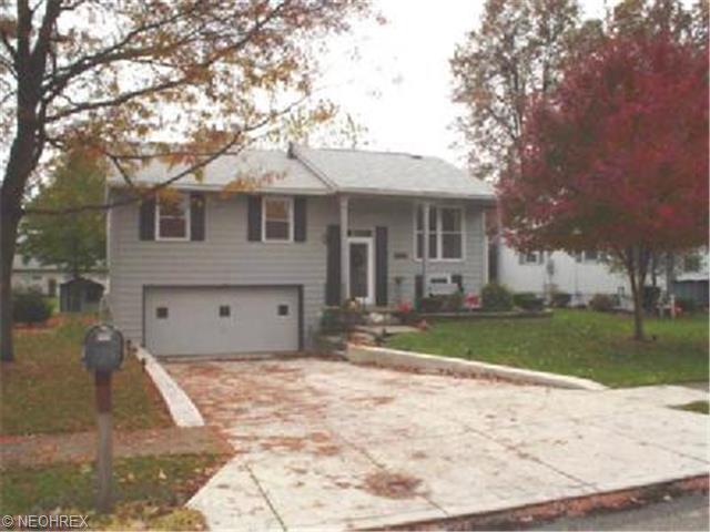512 Seneca Dr, Dover, OH 44622 photo 1