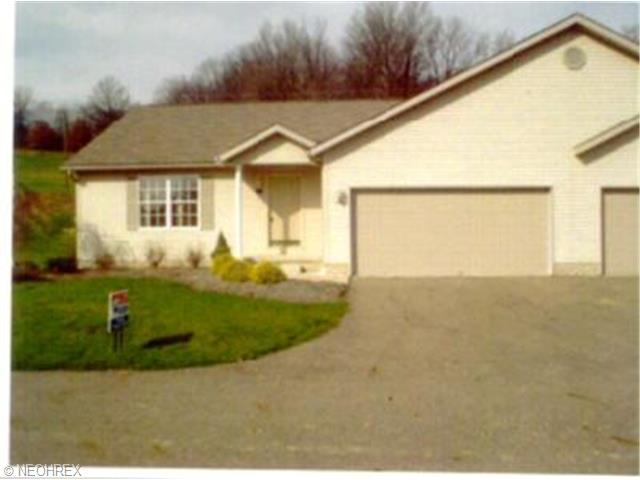 102 Aspen Dr, Dover, OH 44622 photo 1
