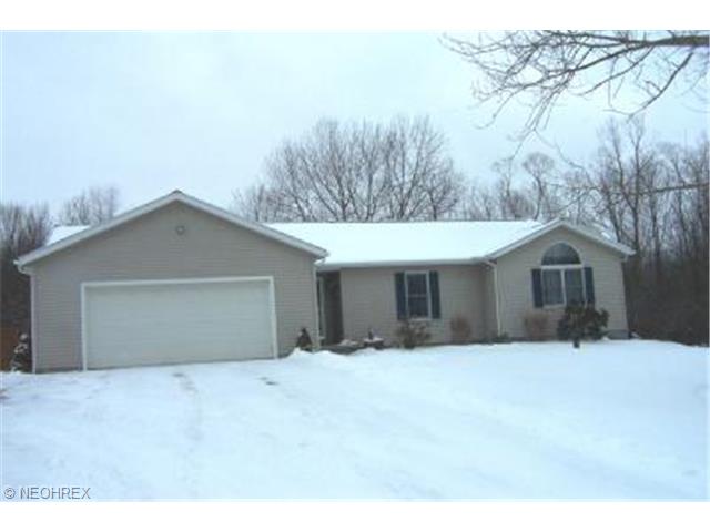 2382 Snoderly Dr, Akron, OH 44312 photo 1