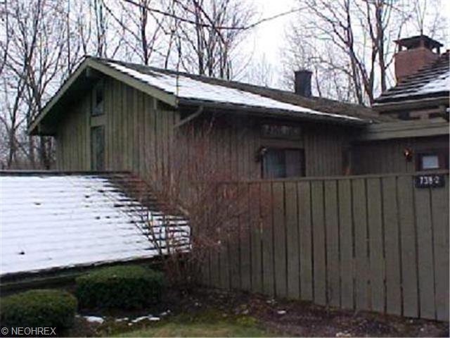 738 Claridge Ln, Aurora, OH 44202 photo 1