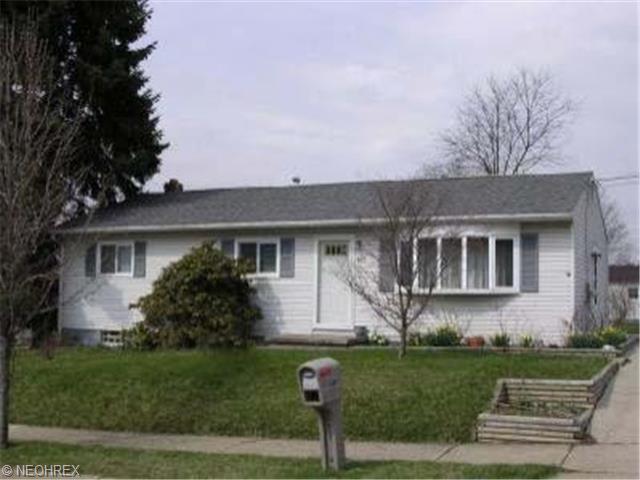 677 W Independence Ave, Akron, OH 44310 photo 1