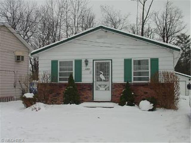 1051 Bryce Ave, Aurora, OH 44202 photo 1