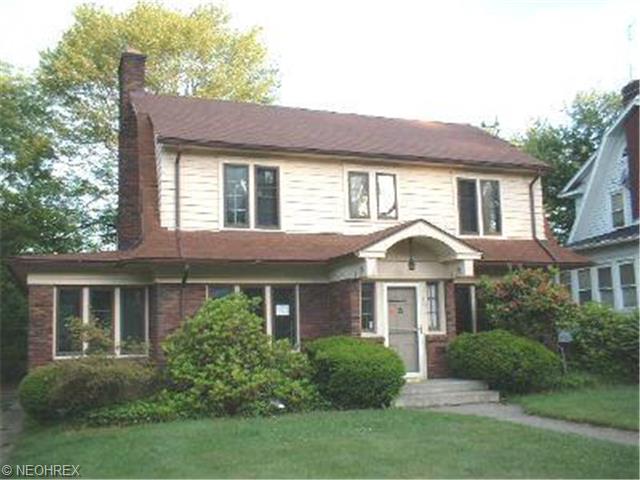 810 Crestview Ave, Akron, OH 44320 photo 1