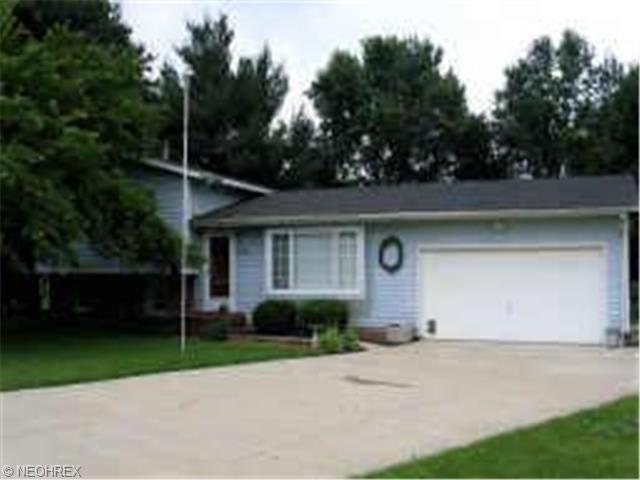 3072 Forestview St, Canton, OH 44721 photo 1