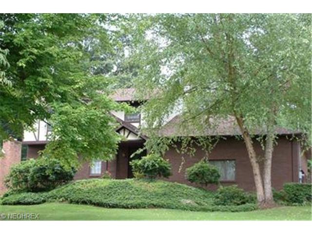 406 Sunset Dr, Brookfield, OH 44403 photo 1