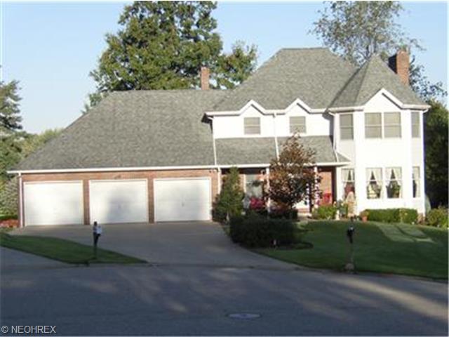 1225 Lost Tree Dr, Canton, OH 44708 photo 1