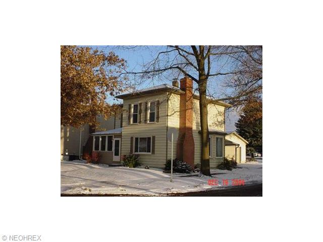 326 W 7th St, Dover, OH 44622 photo 2