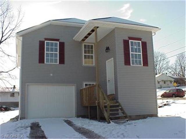 376 W Waterloo Rd, Akron, OH 44314 photo 1