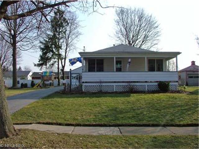222 Como St, Struthers, OH 44471 photo 1