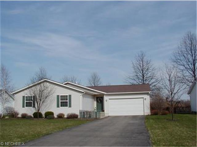 1722 Devonshire Dr, Salem, OH 44460 photo 1