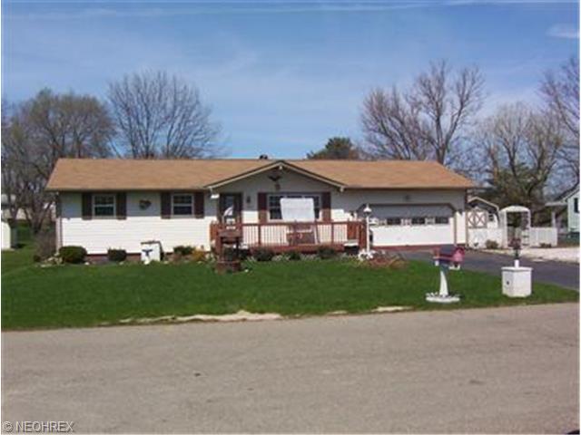 5585 Crestfield St, Canton, OH 44706 photo 1
