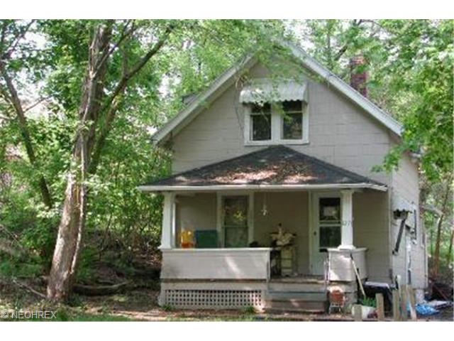 127 Shaefer St, Akron, OH 44301 photo 1