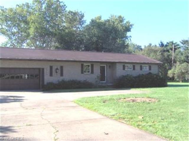 731 E State St, Newcomerstown, OH 43832 photo 1