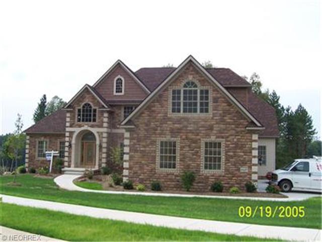 8537 Regency Dr, Massillon, OH 44646 photo 1