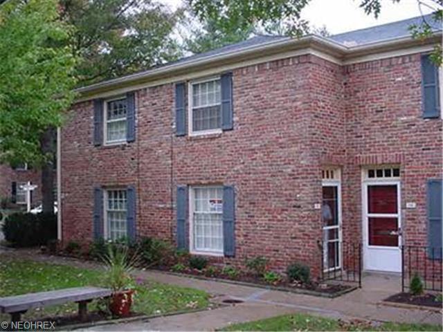 74 Nottoway Ct, Akron, OH 44313 photo 1
