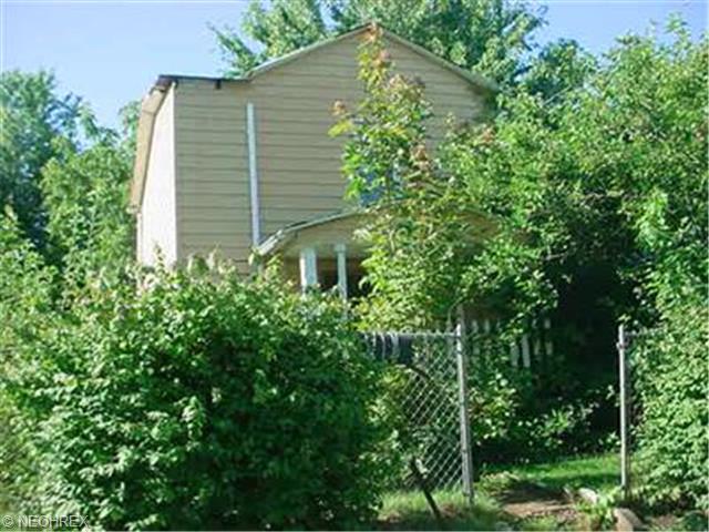 746 Kipling St, Akron, OH 44306 photo 1