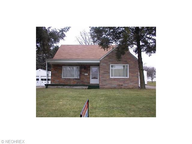 380 W Harvey, Struthers, OH 44471 photo 1