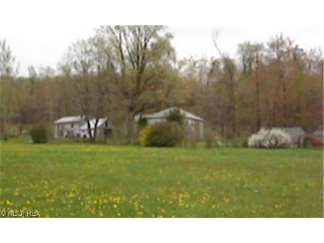 135 E Ohio Ave, Dover, OH 44622 photo 1