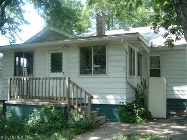 718 E Waterloo Rd, Akron, OH 44306 photo 1