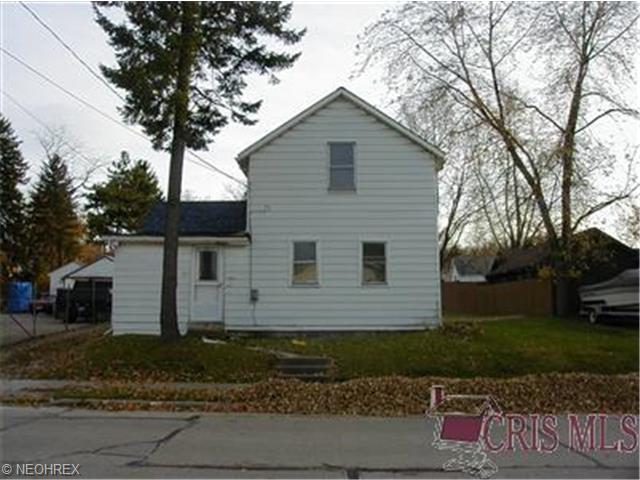 157 E Walnut St, Wadsworth, OH 44281 photo 1