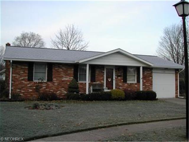 108 Sweitzer Cir, Dover, OH 44622 photo 1