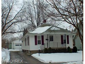817 Davis St, Akron, OH 44310 photo 1