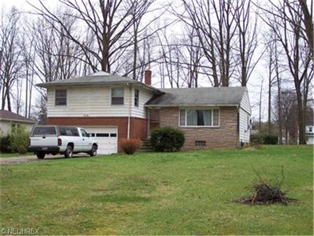 3922 Devon Dr SE, Warren, OH 44484 photo 1