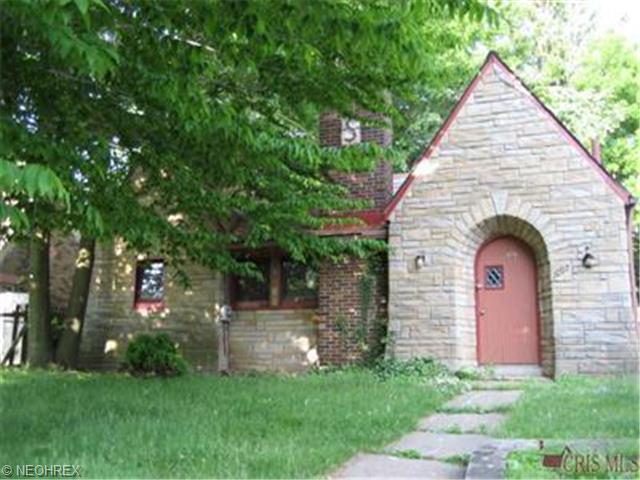 1097 Himelright Blvd, Akron, OH 44320 photo 1