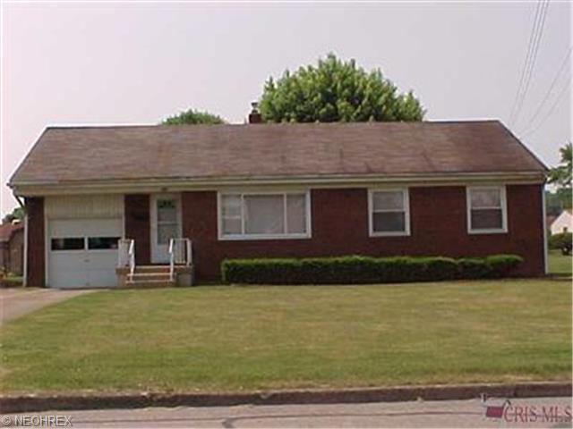412 Edison St, Struthers, OH 44471 photo 1
