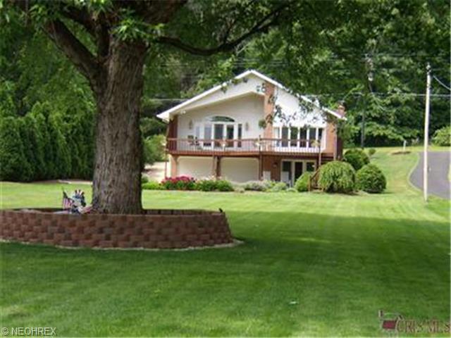 60 W Mohawk Dr, Malvern, OH 44644 photo 1