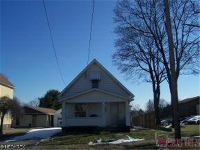 90 Center St, Struthers, OH 44471 photo 1