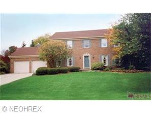 3375 Cornwall Dr NW, Canton, OH 44708 photo 1