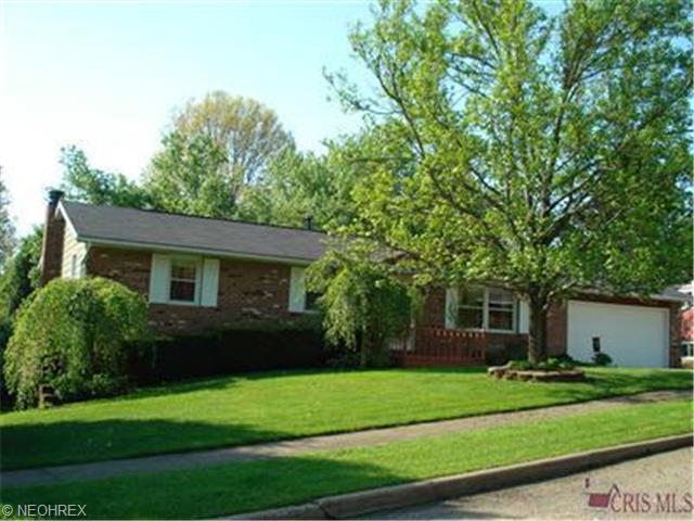 424 Shawnee Dr, Dover, OH 44622 photo 1