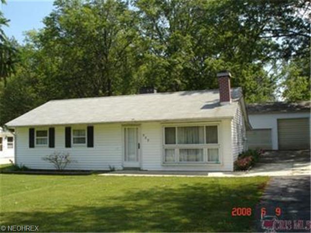 555 Eldon Dr NW, Warren, OH 44483 photo 1