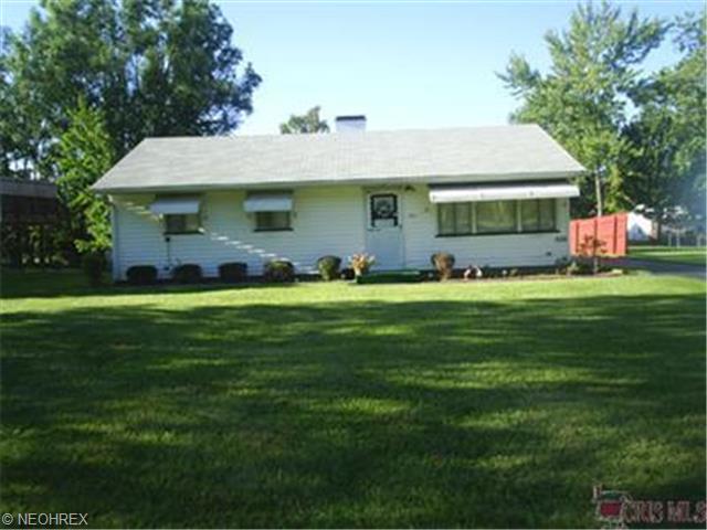 468 Eldon Dr NW, Warren, OH 44483 photo 1