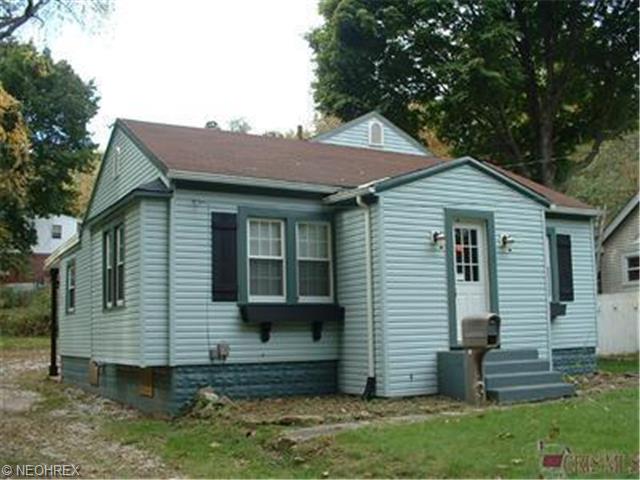 178 E Park Blvd, Akron, OH 44305 photo 1