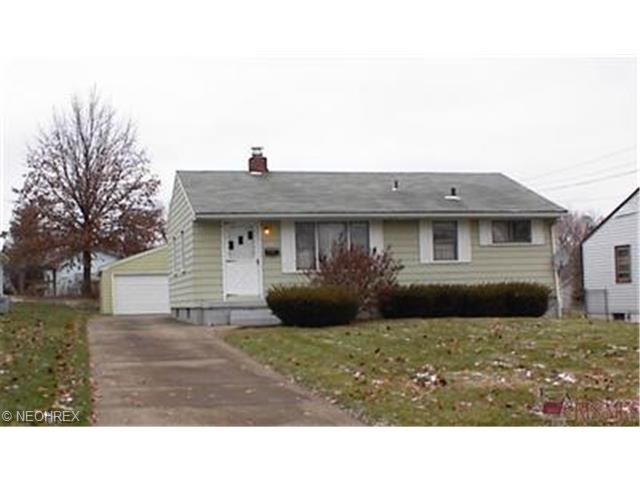 910 Compton Ln, Youngstown, OH 44502 photo 1