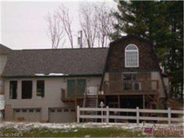 2463 Crestview Dr NW, Dover, OH 44622 photo 1